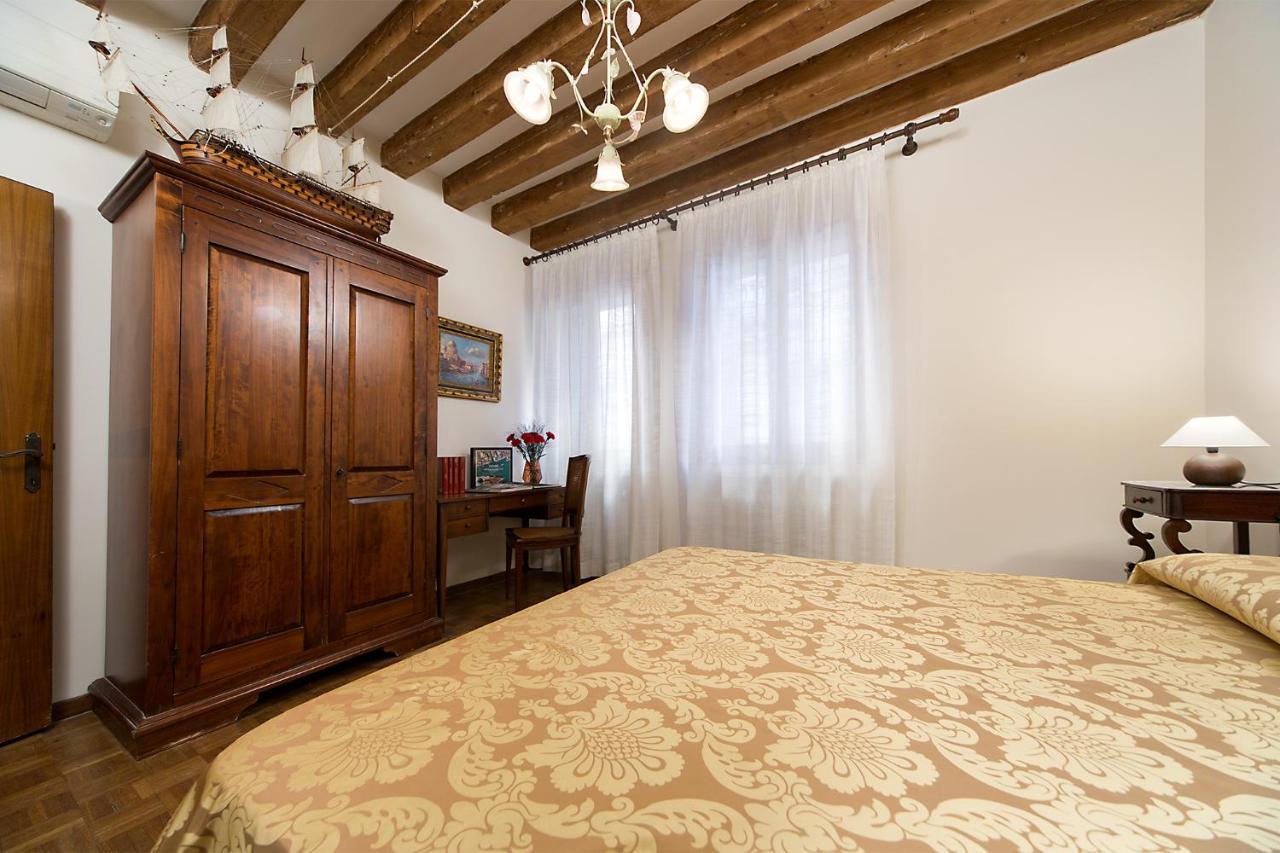 At 2 Minutes From San Marco Square Apartman Velence Kültér fotó